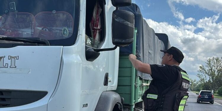 Seguridad Vial: Provincia fiscalizó más de 8 mil vehículos en rutas santafesinas durante el fin de semana largo.