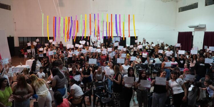 Villa Ocampo: Se realizó el acto de cierre del 1° Trayecto del Programa Nueva Oportunidad y de los Talleres Municipales.