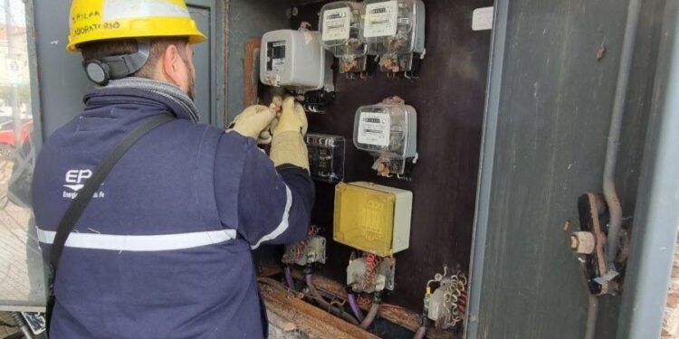 El Gobierno detectó abusos en usuarios de Tarifa Social: consumos de hasta 7000 kw y facturas por 17 millones de pesos.