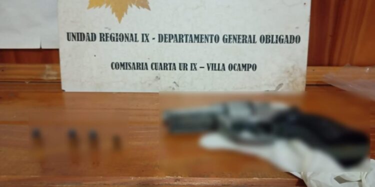 VILLA OCAMPO: Tres aprehendidos tras denuncia por uso de arma de fuego y graves disturbios en sede policial.