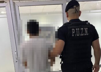  Resistencia y agresión a una suboficial durante un procedimiento policial en Las Toscas.