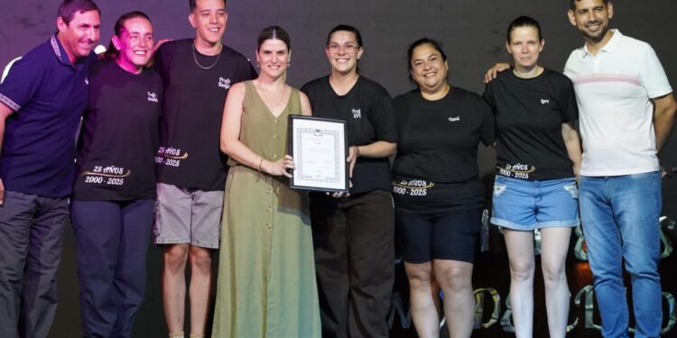 Mancini acompañó el 25° aniversario del Ballet Agüyjé.