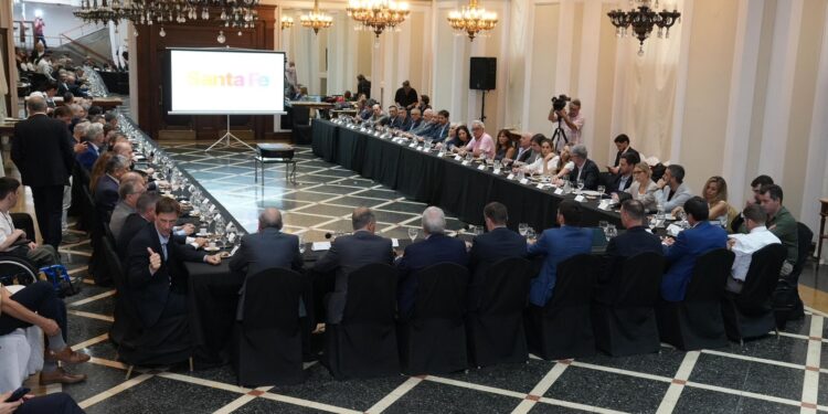 Pullaro: “El camino que viene para la provincia es la inteligencia artificial y la digitalización”.