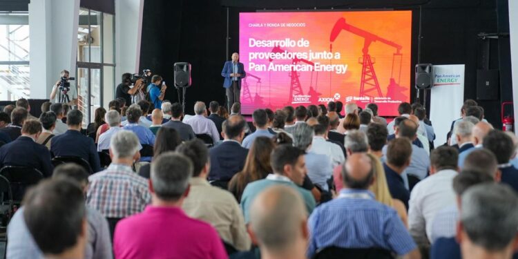 Vaca Muerta: por impulso de la Provincia, más de 200 empresas santafesinas se capacitaron para ser proveedoras de Pan American Energy.