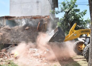 Microtráfico: la Provincia derrumbó el búnker N° 100 de venta de drogas.