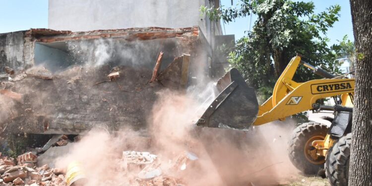 Microtráfico: la Provincia derrumbó el búnker N° 100 de venta de drogas.