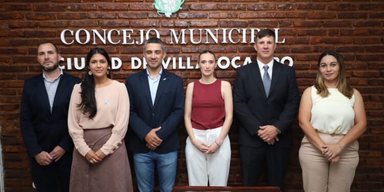 EL CONCEJO MUNICIPAL DIO LA BIENVENIDA A TRES NUEVOS MIEMBROS Y ELIGIÓ A SUS AUTORIDADES PARA EL PERÍODO 2025-2026.