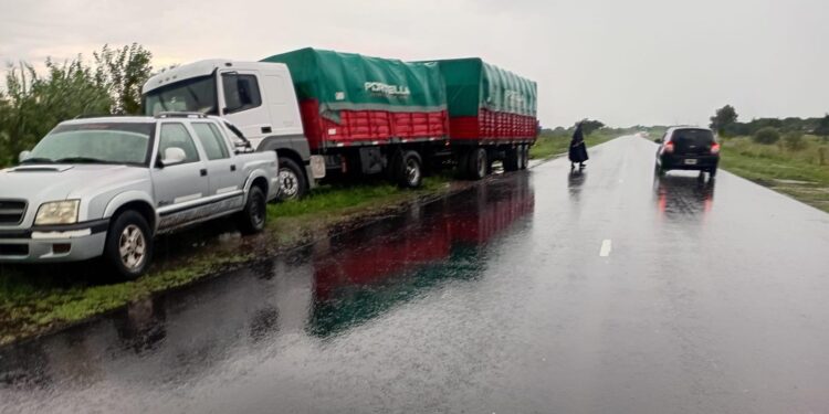 Un siniestro vial con saldo únicamente de daños materiales se registró en la mañana del viernes 3 de enero de 2026 en jurisdicción de Villa Ocampo.