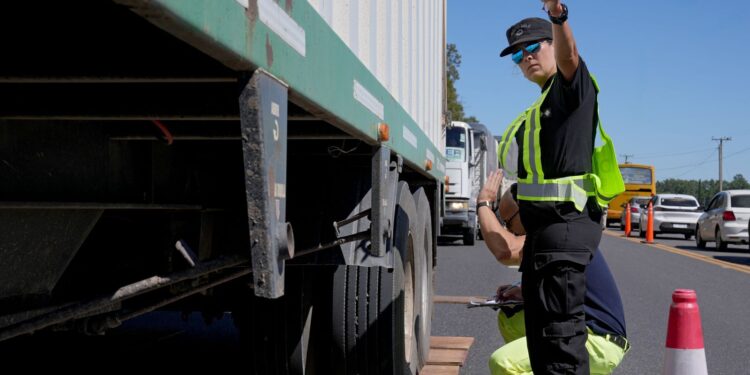 Provincia inició los controles intensivos de carga en camiones, con sanciones más duras.