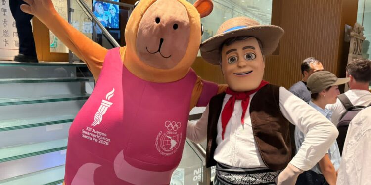 Juegos Suramericanos: Capi protagonista en la alfombra roja de Mar del Plata.