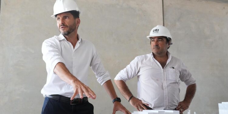 Pullaro recorre la obra de “El Infierno”.