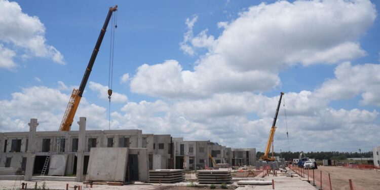 Pullaro recorrió la obra de la cárcel de alto perfil “El Infierno” que tiene un avance del 40 %.
