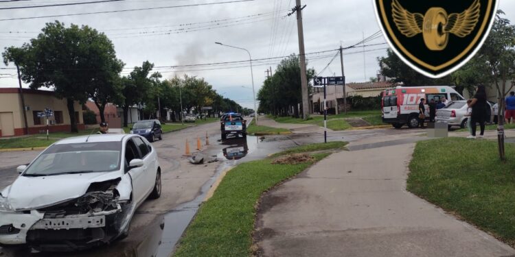 Avellaneda: un herido tras choque entre dos automóviles en la intersección de calles 21 y 16.