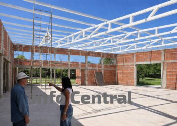 Lorena Cardozo celebró el avance final de la Escuela Secundaria de Tacuarendí, un sueño histórico para la comunidad.