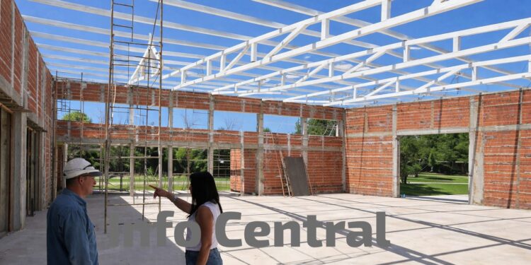 Lorena Cardozo celebró el avance final de la Escuela Secundaria de Tacuarendí, un sueño histórico para la comunidad.