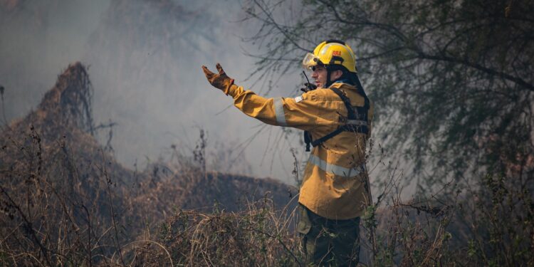 Provincia planifica acciones y brinda recomendaciones ante el riesgo extremo de incendios forestales.