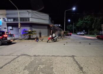 VILLA OCAMPO: DOS HERIDOS TRAS UN ACCIDENTE ENTRE UNA MOTO Y UNA CAMIONETA.