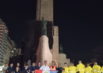 Santa Fe envió un equipo de brigadistas para colaborar en el control de incendios forestales en Chubut.