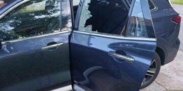 LAS TOSCAS: Vandalizaron la camioneta del intendente Iván Sánchez durante un viaje de gestión a la capital santafesina.