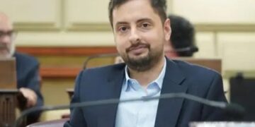 El Diputado Emiliano Peralta impulsa un proyecto para limitar los cargos políticos y reducir el gasto público en Santa Fe.