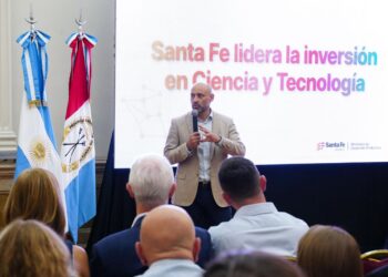 Puccini: “Ignorar la industria textil argentina es un error que hace mucho daño”.