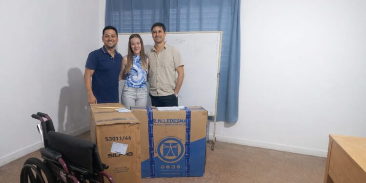 La Municipalidad de Villa Ocampo incorporó tres sillas de ruedas. para personas con discapacidad.