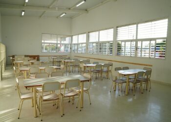 Pullaro inauguró otra escuela y ratificó la apuesta provincial por más infraestructura, mejor aprendizaje y formación para el empleo.