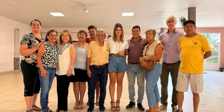 Instituciones que abrazan: compromiso con el Club de Abuelos Las Toscas.