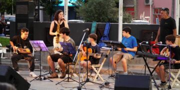 Villa Ocampo: Encuentro Musical en la Plaza San Martín.