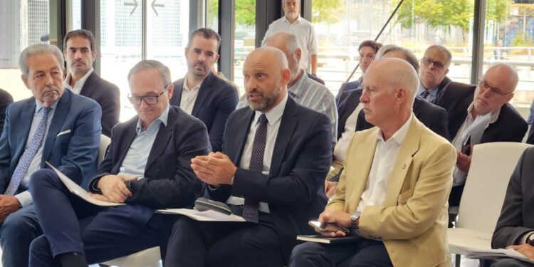 Santa Fe reclama control técnico permanente de la Hidrovía y propone a Rosario como sede del Consejo de Supervisión.