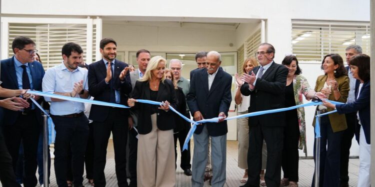 Pullaro: “En dos años terminamos e inauguramos 24 escuelas en la provincia de Santa Fe”.