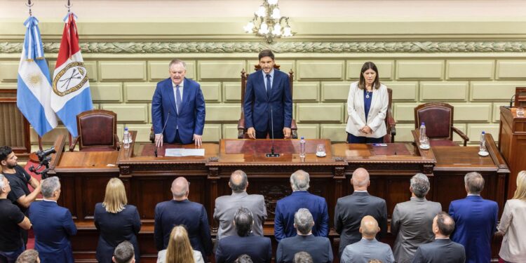 Pullaro: “Desde el orden recuperado, la autoridad democrática sin titubeos y el método de gestión, Santa Fe hoy construye su destino y envía un mensaje a la Argentina”.