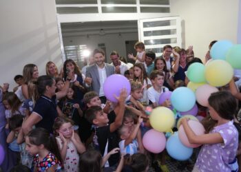 Pullaro inauguró el nuevo edificio del Jardín Nº 389 en San Martín de las Escobas.