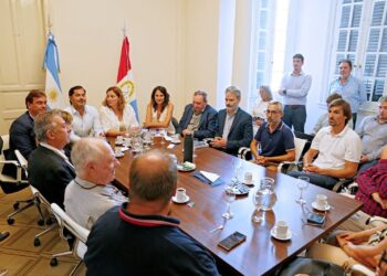 Paritaria de Salud: además del 12,5 de incremento hasta junio, Provincia planteó un 50 % de aumento en el asistencial hospitalario para todos los profesionales.