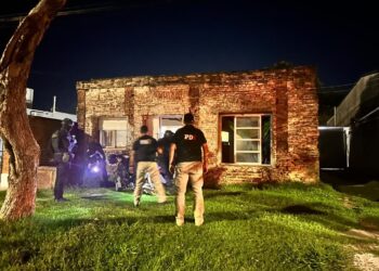 La Policía desarticuló puntos de venta de drogas tras allanamientos en el departamento San Martín.