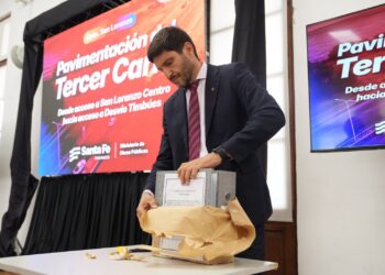 Pullaro licitó el segundo tramo del tercer carril de la autopista Rosario-Santa Fe, otra inversión logística para la provincia.