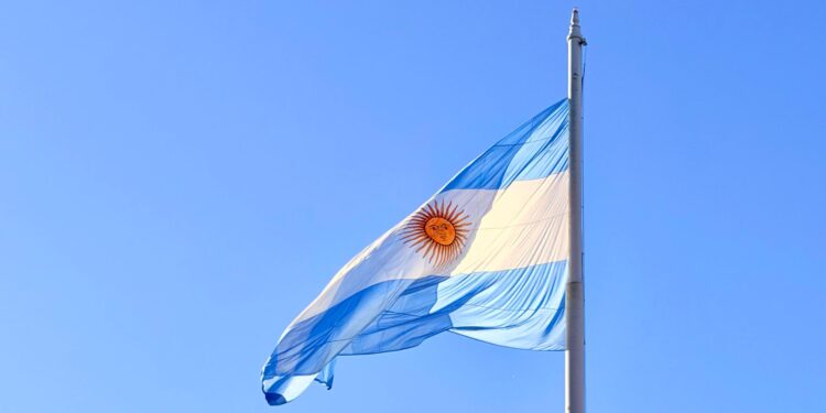 27 DE FEBRERO: DÍA DE LA CREACIÓN DE LA BANDERA NACIONAL.