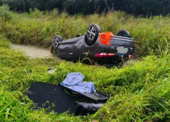 Volcó un automóvil en Ruta 11 a la altura de Vera y el conductor resultó ileso.