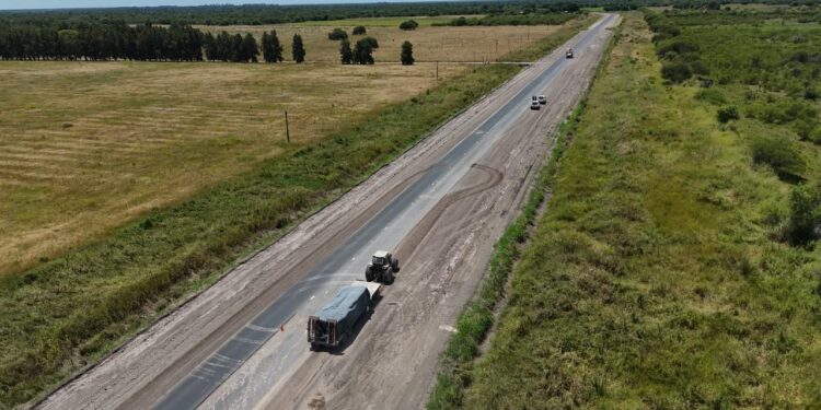 Una obra que cambiará la vida a los vecinos de Intiyaco y Tartagal: Provincia continúa con la pavimentación de la Ruta 31.