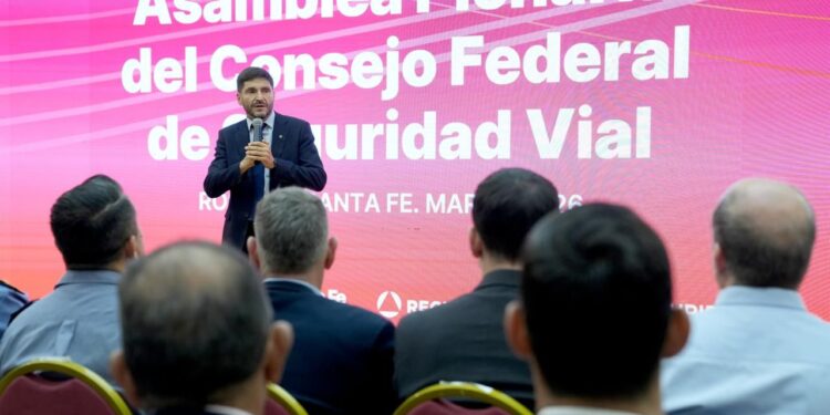 Pullaro impulsa una articulación federal para reducir las muertes por siniestros viales.