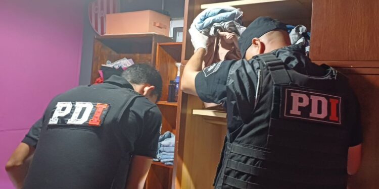 Golpe al microtráfico en San Javier: la PDI detuvo a 15 personas en once allanamientos.