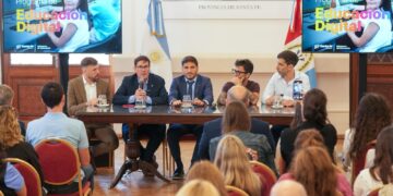 “Hoy la provincia de Santa Fe se pone a la vanguardia en materia de educación digital”.