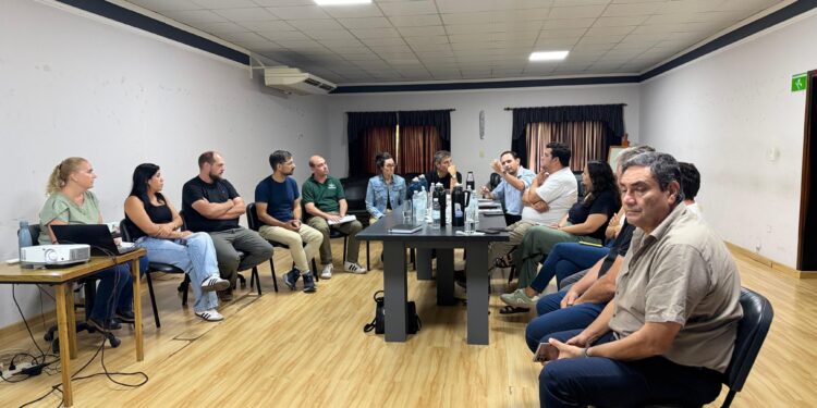 Villa Ocampo: Avances en la gestión de residuos: reunión del Consorcio GIRSU Microregión 1 A con autoridades provinciales.