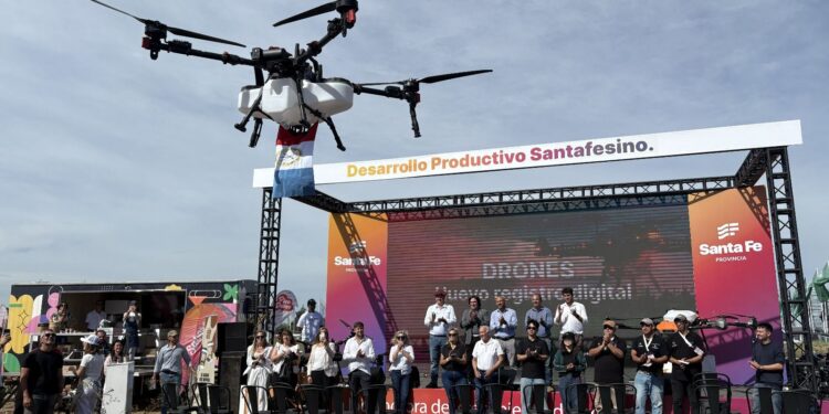 Expoagro: Santa Fe presentó la digitalización del registro para uso de Drones de fitosanitarios.