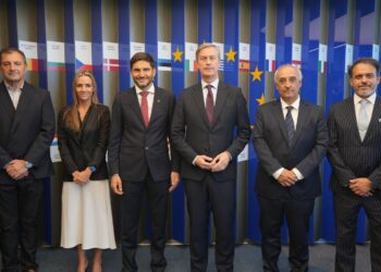 Pullaro se reunió con el embajador de la Unión Europea y consolidó la agenda comercial de Santa Fe.