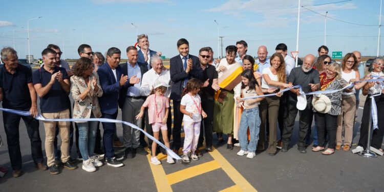 Provincia inauguró obras viales y deportivas en el departamento General López.