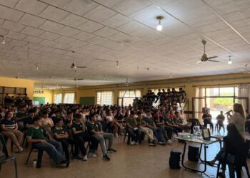 Se realizó con éxito la 1° charla de oratoria en Villa Ocampo.
