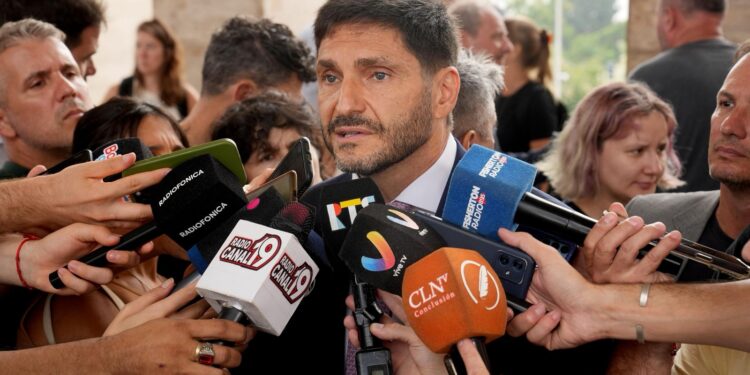 Pullaro dispuso un amplio despliegue interministerial en San Cristóbal tras el trágico hecho ocurrido en una escuela.