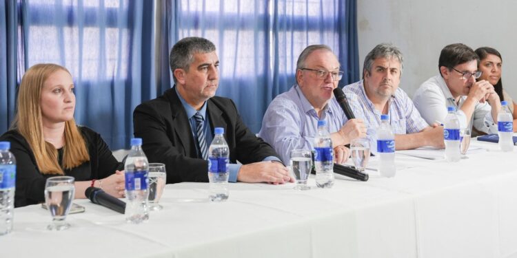 San Cristóbal: la Provincia interviene sobre el agresor y despliega un operativo interministerial de asistencia tras el ataque en una escuela.