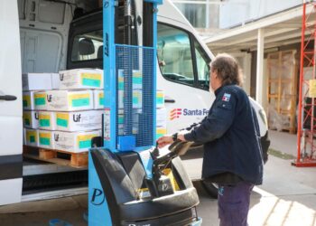 Santa Fe envió a Tucumán 40 mil repelentes de producción propia ante la emergencia por inundaciones.